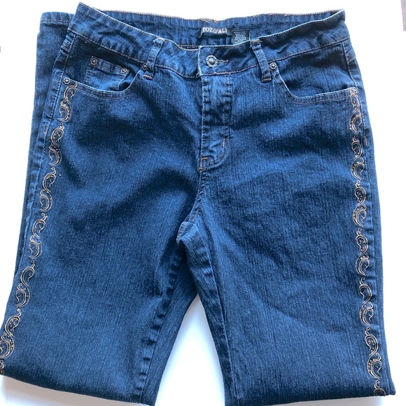 Roz & Ali Embroidered Embellished Jeans SZ 10 - Picture 4 of 14